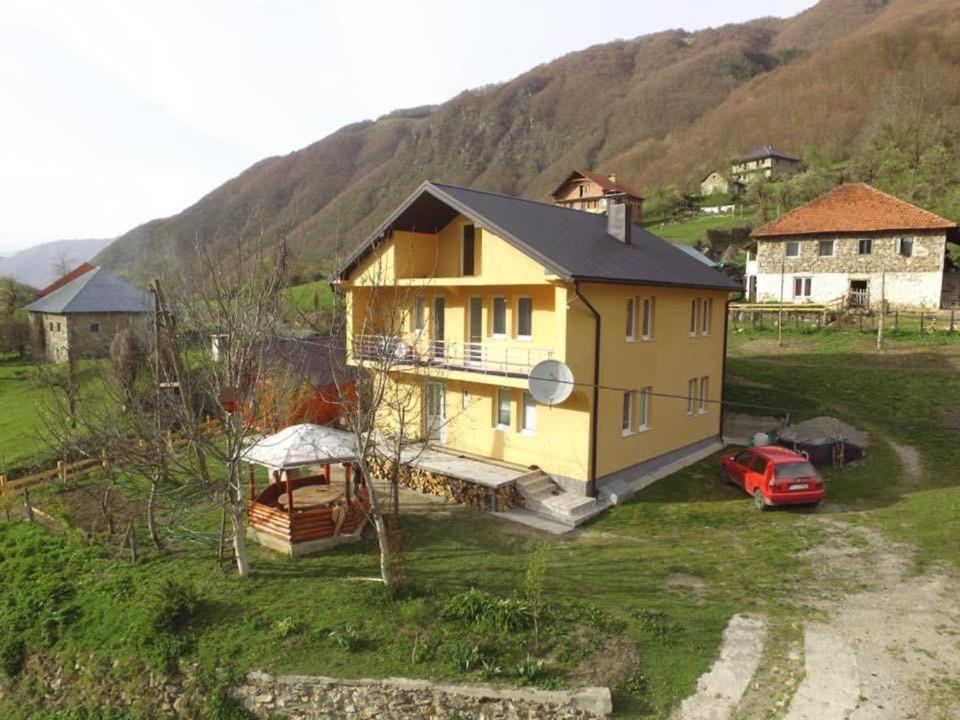 Dedushi Guesthouse &Wood Cabins-Camping Place Gusinje Exteriér fotografie