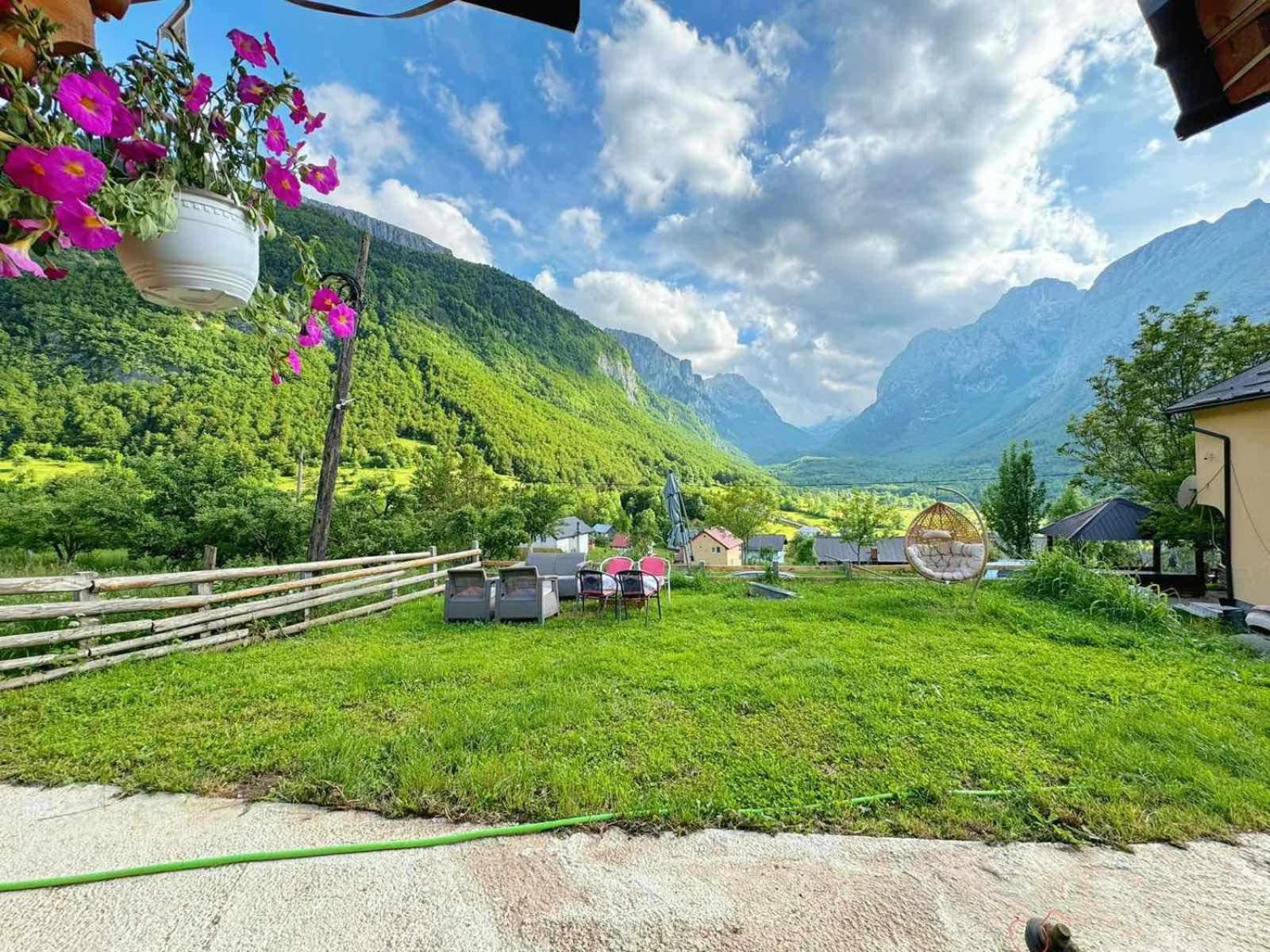 Dedushi Guesthouse &Wood Cabins-Camping Place Gusinje Exteriér fotografie